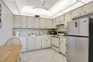 Welcome to Wynmoor! This beautiful 2-bedroom, 2-bath penthouse on Wynmoor Golf Course in Florida - for sale on GolfHomes.com, golf home, golf lot