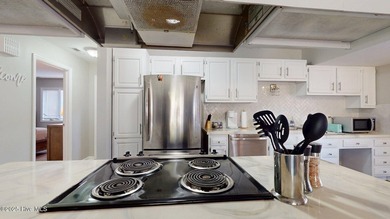 Completely Furnished Golf Front Condo!1 This turnkey condo is on Hyland Golf Club in North Carolina - for sale on GolfHomes.com, golf home, golf lot