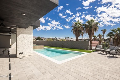Modern Luxury in Residential Estates! This stunning contemporary on London Bridge Golf Course in Arizona - for sale on GolfHomes.com, golf home, golf lot
