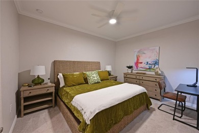 Under contract-accepting backup offers. Imagine your morning on Lakewood National Golf Club in Florida - for sale on GolfHomes.com, golf home, golf lot