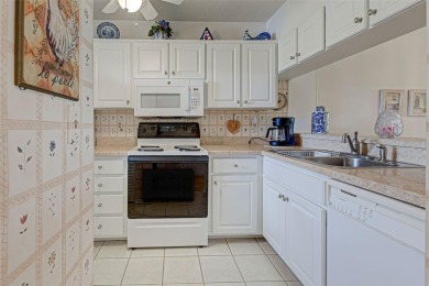 Don't wait to own your own piece of paradise! Beautiful end Unit on Plantation Golf and Country Club in Florida - for sale on GolfHomes.com, golf home, golf lot