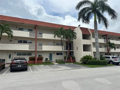 Cozy one bedroom, one and a half bathroom condo nestled within on Hollybrook Golf and Tennis Club  in Florida - for sale on GolfHomes.com, golf home, golf lot