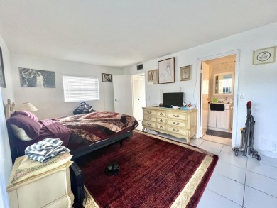 Discover the perfect blend of comfort and convenience in this on Kings Point Golf -Flanders Way in Florida - for sale on GolfHomes.com, golf home, golf lot