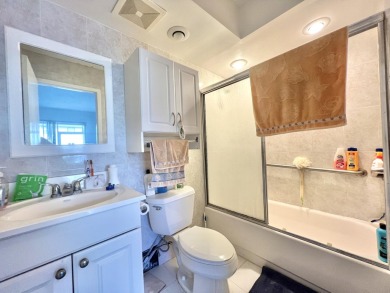 Discover the perfect blend of comfort and convenience in this on Kings Point Golf -Flanders Way in Florida - for sale on GolfHomes.com, golf home, golf lot