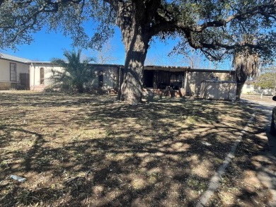 New Listing! Mobile Home is in the heart of Fort Clark Springs on Fort Clark Springs Golf Course in Texas - for sale on GolfHomes.com, golf home, golf lot