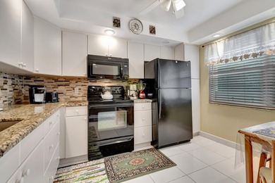 WYNMOOR--SUPER ACTIVE ADULT COMMUNITY! Welcome to Unit D2 on Wynmoor Golf Course in Florida - for sale on GolfHomes.com, golf home, golf lot