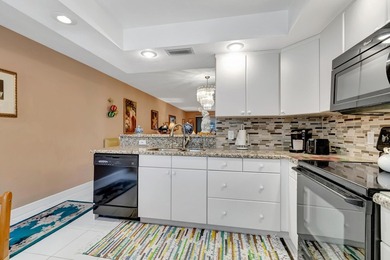 WYNMOOR--SUPER ACTIVE ADULT COMMUNITY! Welcome to Unit D2 on Wynmoor Golf Course in Florida - for sale on GolfHomes.com, golf home, golf lot