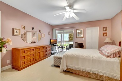 WYNMOOR--SUPER ACTIVE ADULT COMMUNITY! Welcome to Unit D2 on Wynmoor Golf Course in Florida - for sale on GolfHomes.com, golf home, golf lot