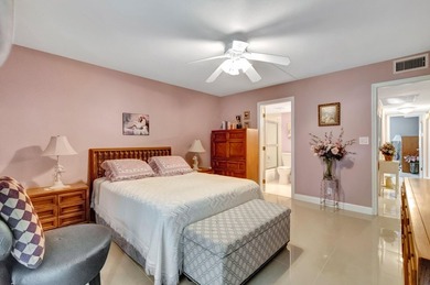 WYNMOOR--SUPER ACTIVE ADULT COMMUNITY! Welcome to Unit D2 on Wynmoor Golf Course in Florida - for sale on GolfHomes.com, golf home, golf lot