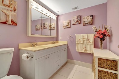 WYNMOOR--SUPER ACTIVE ADULT COMMUNITY! Welcome to Unit D2 on Wynmoor Golf Course in Florida - for sale on GolfHomes.com, golf home, golf lot