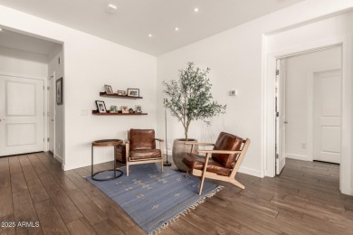 This 2-bedroom residence features plenty of space for on Encanterra Country Club in Arizona - for sale on GolfHomes.com, golf home, golf lot