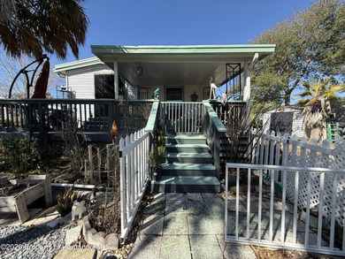 SNOWBIRDS AND HOME OWNERS WELCOME, Deeded Lot, NO LOT RENT on Glen Lakes Country Club in Florida - for sale on GolfHomes.com, golf home, golf lot