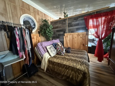 SNOWBIRDS AND HOME OWNERS WELCOME, Deeded Lot, NO LOT RENT on Glen Lakes Country Club in Florida - for sale on GolfHomes.com, golf home, golf lot