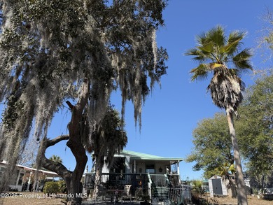 SNOWBIRDS AND HOME OWNERS WELCOME, Deeded Lot, NO LOT RENT on Glen Lakes Country Club in Florida - for sale on GolfHomes.com, golf home, golf lot