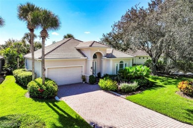 This super WELL MAINTAINED home in Crown Colony is located on a on Crown Colony Golf and Country Club in Florida - for sale on GolfHomes.com, golf home, golf lot