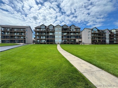 Cedar Glen has a way of helping you forget the daily buzz of on Lake Valley Country Club in Missouri - for sale on GolfHomes.com, golf home, golf lot