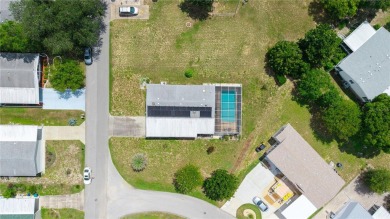 Wow.  A spacious 1500+ square foot POOL home in the lovely golf on Brookridge Country Club in Florida - for sale on GolfHomes.com, golf home, golf lot