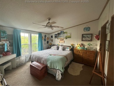 Quiet and peaceful 3 bed, 2 bath home overlooking Edgewood on Edgewood Country Club in West Virginia - for sale on GolfHomes.com, golf home, golf lot