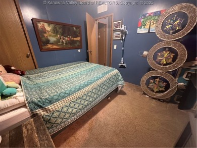 Quiet and peaceful 3 bed, 2 bath home overlooking Edgewood on Edgewood Country Club in West Virginia - for sale on GolfHomes.com, golf home, golf lot