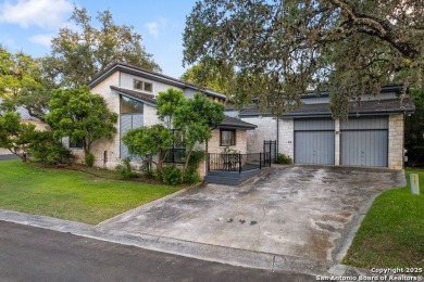 Don't miss this adorable 2-bedroom home located in the heart of on Fair Oaks Ranch Golf and Country Club in Texas - for sale on GolfHomes.com, golf home, golf lot
