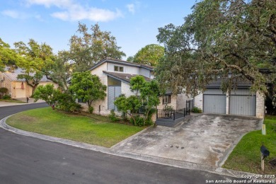 Don't miss this adorable 2-bedroom home located in the heart of on Fair Oaks Ranch Golf and Country Club in Texas - for sale on GolfHomes.com, golf home, golf lot