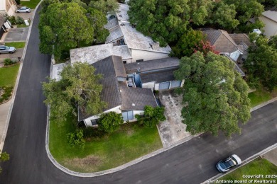 Don't miss this adorable 2-bedroom home located in the heart of on Fair Oaks Ranch Golf and Country Club in Texas - for sale on GolfHomes.com, golf home, golf lot