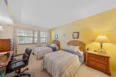 Discover the perfect blend of comfort and convenience at this on Oaks Country Club in Florida - for sale on GolfHomes.com, golf home, golf lot