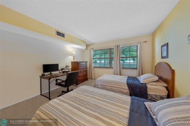 Discover the perfect blend of comfort and convenience at this on Oaks Country Club in Florida - for sale on GolfHomes.com, golf home, golf lot