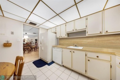Discover the perfect blend of comfort and convenience at this on Oaks Country Club in Florida - for sale on GolfHomes.com, golf home, golf lot