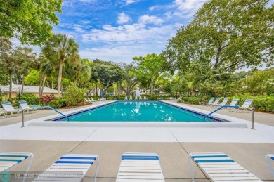 Discover the perfect blend of comfort and convenience at this on Oaks Country Club in Florida - for sale on GolfHomes.com, golf home, golf lot