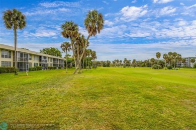 Discover the perfect blend of comfort and convenience at this on Oaks Country Club in Florida - for sale on GolfHomes.com, golf home, golf lot