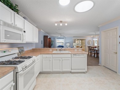 Welcome to this Lovely COLONY PATIO VILLA in the active on The Links of Spruce Creek in Florida - for sale on GolfHomes.com, golf home, golf lot