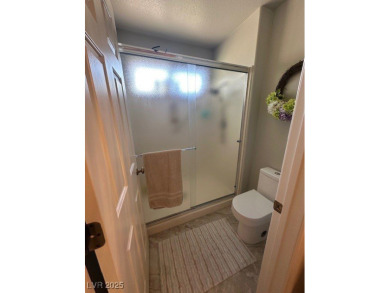 GOLF CART INCLUDED IN PRICE!!  Adorable move-in ready home on Highland Falls Golf Club in Nevada - for sale on GolfHomes.com, golf home, golf lot