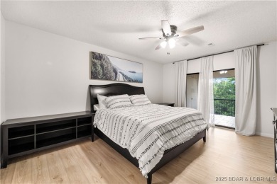 Welcome to this spacious yet cozy, 3 Bedroom, 2 Bath, end unit on Seasons Ridge At Four Seasons in Missouri - for sale on GolfHomes.com, golf home, golf lot