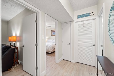 Welcome to this spacious yet cozy, 3 Bedroom, 2 Bath, end unit on Seasons Ridge At Four Seasons in Missouri - for sale on GolfHomes.com, golf home, golf lot