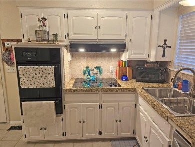 Paradise in the heart of OKC!  This charming 3 bed, 2 bath home on Lake Hefner Golf Club in Oklahoma - for sale on GolfHomes.com, golf home, golf lot