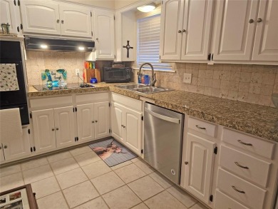 Paradise in the heart of OKC!  This charming 3 bed, 2 bath home on Lake Hefner Golf Club in Oklahoma - for sale on GolfHomes.com, golf home, golf lot
