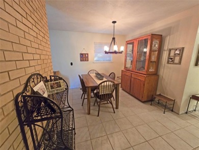 Paradise in the heart of OKC!  This charming 3 bed, 2 bath home on Lake Hefner Golf Club in Oklahoma - for sale on GolfHomes.com, golf home, golf lot
