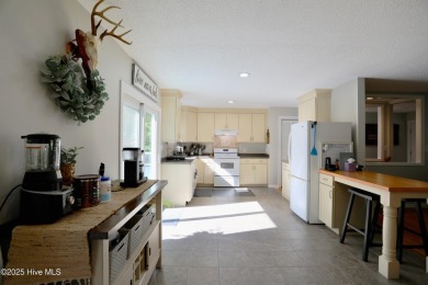 Sellers Relocating and offering Major Price Improvement on on Seven Lakes Country Club in North Carolina - for sale on GolfHomes.com, golf home, golf lot
