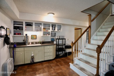 Sellers Relocating and offering Major Price Improvement on on Seven Lakes Country Club in North Carolina - for sale on GolfHomes.com, golf home, golf lot