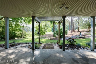Sellers Relocating and offering Major Price Improvement on on Seven Lakes Country Club in North Carolina - for sale on GolfHomes.com, golf home, golf lot