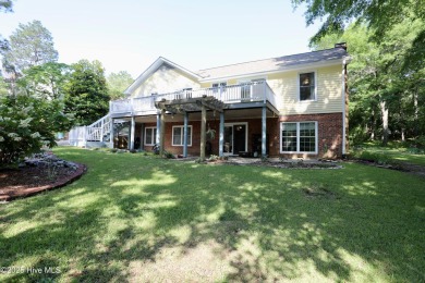Sellers Relocating and offering Major Price Improvement on on Seven Lakes Country Club in North Carolina - for sale on GolfHomes.com, golf home, golf lot