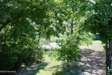 Sellers Relocating and offering Major Price Improvement on on Seven Lakes Country Club in North Carolina - for sale on GolfHomes.com, golf home, golf lot