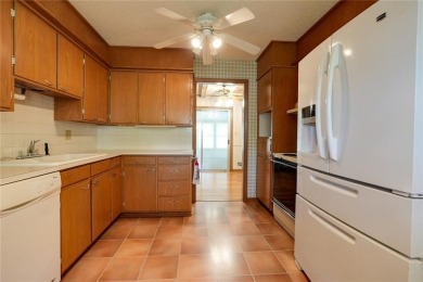 Spacious 3 Bedroom, 3 Bath Ranch Home with 4 Season Sun Room on Royal Meadows Golf Course in Missouri - for sale on GolfHomes.com, golf home, golf lot