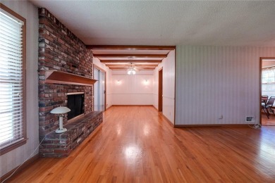 Spacious 3 Bedroom, 3 Bath Ranch Home with 4 Season Sun Room on Royal Meadows Golf Course in Missouri - for sale on GolfHomes.com, golf home, golf lot