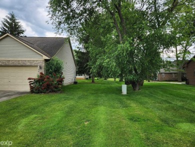 Welcome to our Waterford site condo listing. Enjoy the comfort on White Lake Oaks Golf Course in Michigan - for sale on GolfHomes.com, golf home, golf lot