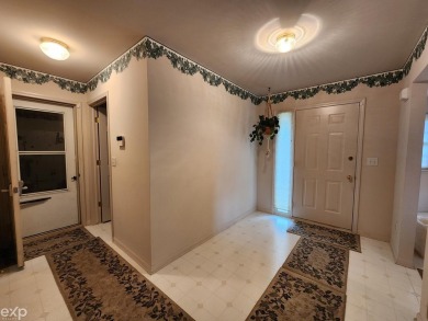 Welcome to our Waterford site condo listing. Enjoy the comfort on White Lake Oaks Golf Course in Michigan - for sale on GolfHomes.com, golf home, golf lot