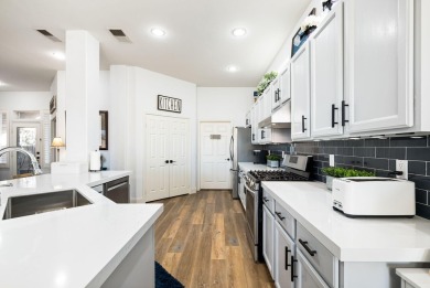 Welcome to this beautifully renovated 2 bedroom, 2 bathroom on Heritage Palms Golf Club in California - for sale on GolfHomes.com, golf home, golf lot