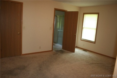 Located in the beautiful Indian Rock Golf Club, this well built on Indian Rock Golf Club in Missouri - for sale on GolfHomes.com, golf home, golf lot