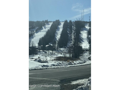 *OPEN HOUSE 2/22 12-2pm* Tucked into the woods of Split Rock and on Split Rock Resort and Country Club in Pennsylvania - for sale on GolfHomes.com, golf home, golf lot